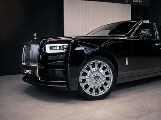 2020 Rolls-Royce Phantom VIII (Series I), чёрный, 49000000 рублей, вид 2
