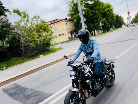 2021 Triumph Trident 660, чёрный, 700000 рублей, вид 3