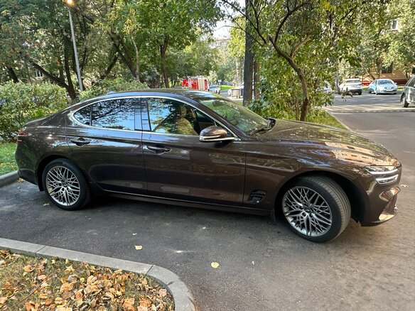 2021 Genesis G70 I Рестайлинг, коричневый, 4200000 рублей - вид 3