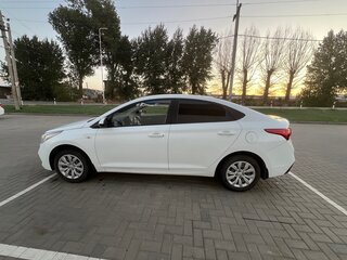 2017 Hyundai Solaris II, белый, 1300000 рублей, вид 4