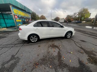 2008 Mitsubishi Lancer X, белый, 750000 рублей, вид 3