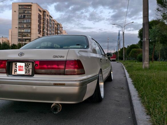 1997 Toyota Crown X (S150), белый, 1000000 рублей - вид 3