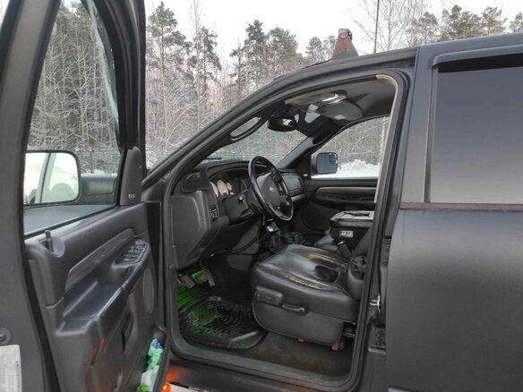 2004 Dodge RAM III (DR/DH), чёрный, 3300000 рублей - вид 17