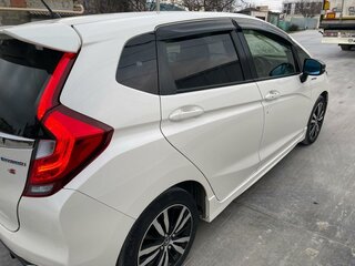 2017 Honda Fit III Рестайлинг, белый, 1670000 рублей, вид 2