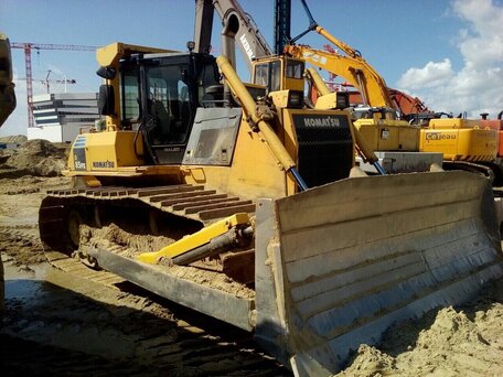 2004 Komatsu D85, жёлтый, 8500000 рублей, вид 1