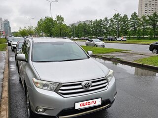 2010 Toyota Highlander II (XU40) Рестайлинг, серебристый, 1390000 рублей, вид 2