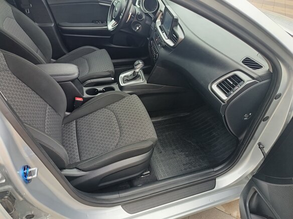 2019 Kia Ceed III, серебристый, 1900000 рублей - вид 22