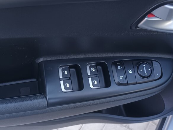 2021 Kia Rio X IV Рестайлинг, серебристый, 1850000 рублей - вид 23