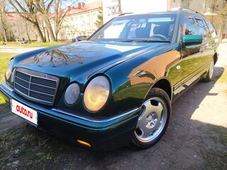 1996 Mercedes-Benz E-Класс 230 II (W210, S210), зелёный, 440000 рублей, вид 1