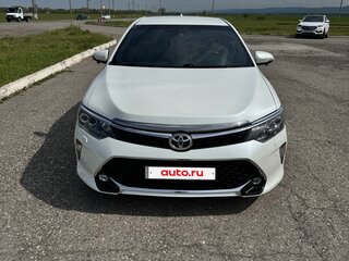 2015 Toyota Camry VII (XV50) Рестайлинг, белый, 1810000 рублей, вид 1
