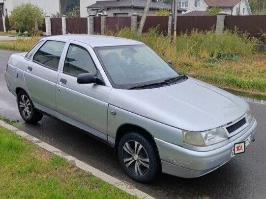 2003 Lada (ВАЗ) 2110, серебристый, 100000 рублей