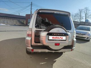 2014 Mitsubishi Pajero IV Рестайлинг 1, серебристый, 4350000 рублей, вид 3
