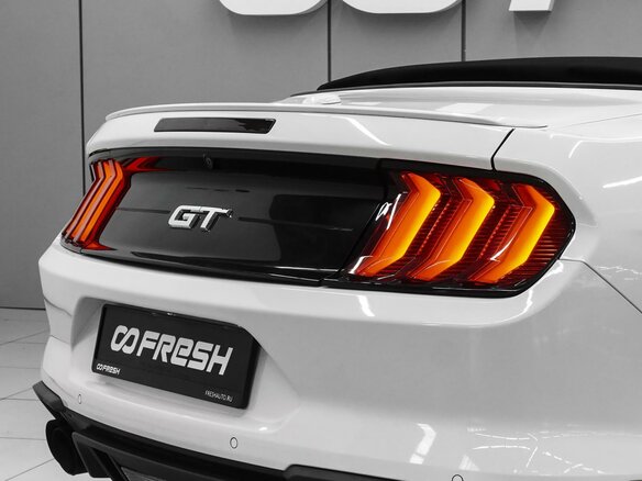 2019 Ford Mustang VI Рестайлинг, белый - вид 11