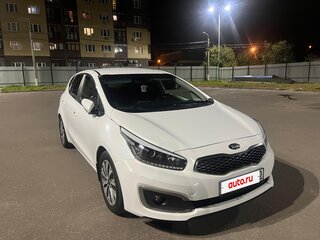 2017 Kia Ceed II Рестайлинг, белый, 1525000 рублей, вид 1