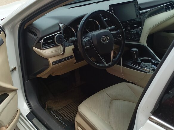 2021 Toyota Camry VIII (XV70) Рестайлинг, белый, 3620000 рублей - вид 15