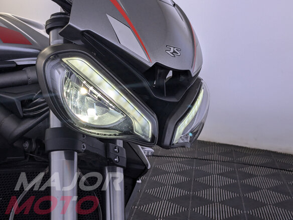 2020 Triumph Street Triple, серый - вид 7