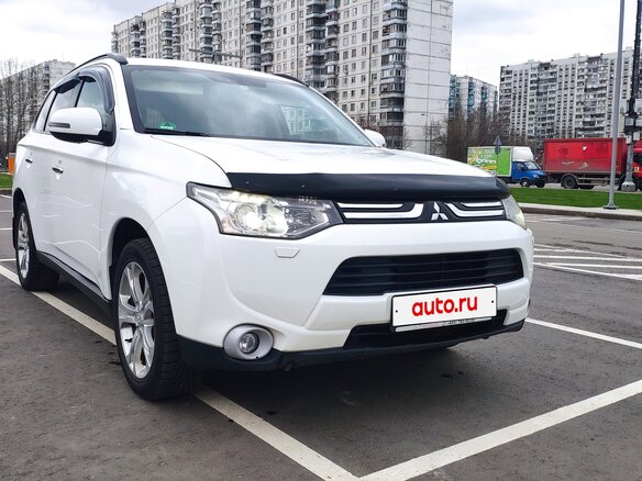 2012 Mitsubishi Outlander III, белый, 1499000 рублей - вид 1