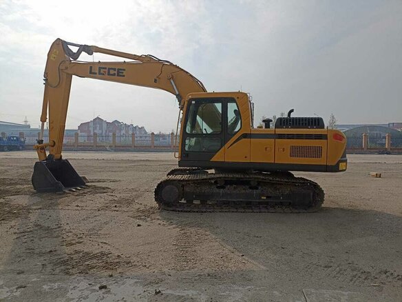 2023 LGCE E6210F, жёлтый, 8777777 рублей - вид 4