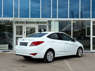 2016 Hyundai Solaris I Рестайлинг, белый, 870000 рублей, вид 3