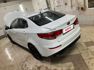 2015 Kia Rio III Рестайлинг, белый, 500000 рублей, вид 2
