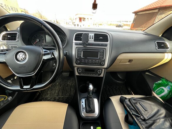 2015 Volkswagen Polo V Рестайлинг, бежевый, 1379000 рублей - вид 19