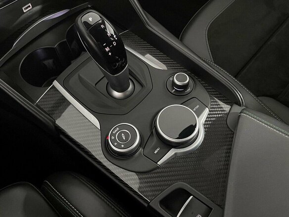 2017 Alfa Romeo Giulia Quadrifoglio II (952), чёрный - вид 14