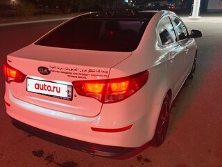 2015 Kia Rio 6-speed III, белый, 740000 рублей, вид 5