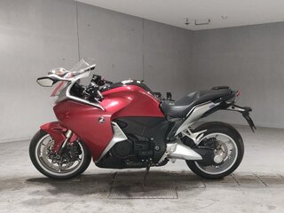 2011 Honda VFR 1200, красный, 967000 рублей, вид 2