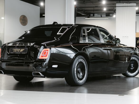 2021 Rolls-Royce Phantom VIII (Series I), чёрный, 45000000 рублей - вид 11