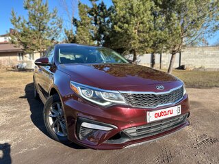 2020 Kia Optima IV Рестайлинг, красный, 1400000 рублей, вид 2
