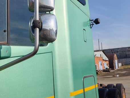 2004 Freightliner Columbia, зелёный, 750000 рублей, вид 3