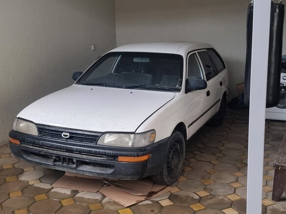 1993 Toyota Corolla VII (E100), белый, 120000 рублей