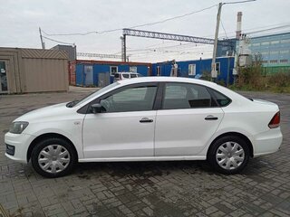 2017 Volkswagen Polo V Рестайлинг, белый, 550000 рублей, вид 4
