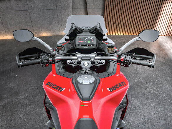 2025 Ducati Multistrada V2, красный, 2100000 рублей - вид 4