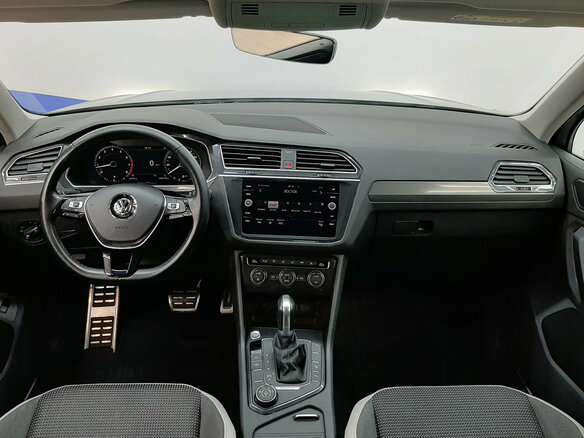 2018 Volkswagen Tiguan II, серебристый - вид 8