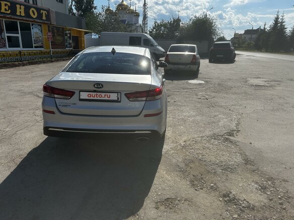 2019 Kia Optima IV Рестайлинг, серебристый, 1650000 рублей - вид 3