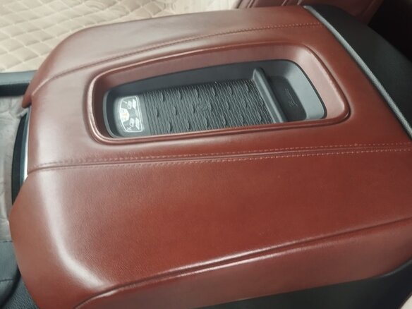 2016 Cadillac Escalade IV, коричневый, 4500000 рублей - вид 15