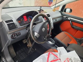 2008 Volkswagen Touran Cross I Рестайлинг, чёрный, 800000 рублей, вид 4