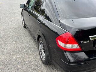 2011 Nissan Tiida I Рестайлинг, чёрный, 750000 рублей, вид 5