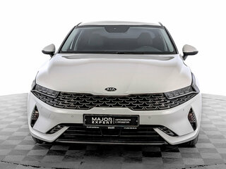 2021 Kia K5 III, белый, 2460000 рублей, вид 2