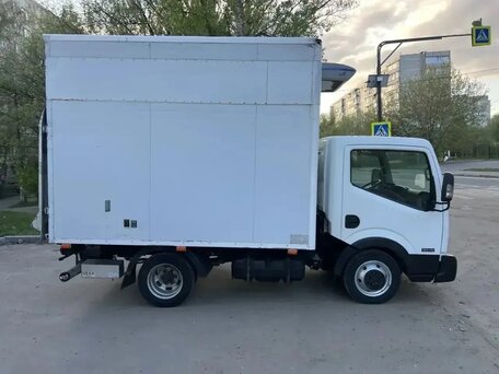 2014 Nissan Cabstar, белый, 2000000 рублей, вид 2