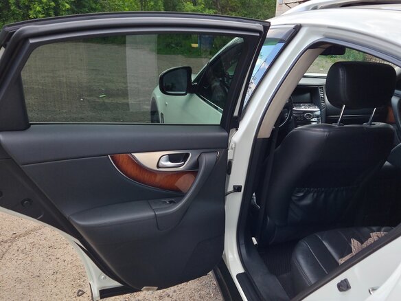 2010 Infiniti FX FX37 II (S51), белый - вид 12