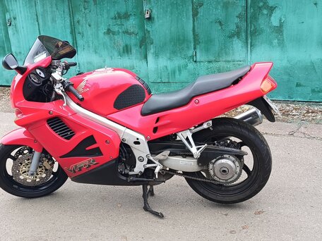 1997 Honda VFR 750, красный, 350000 рублей, вид 2