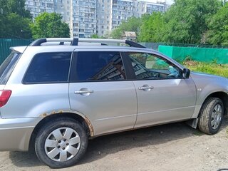 2006 Mitsubishi Outlander I, серебристый, 450000 рублей, вид 2