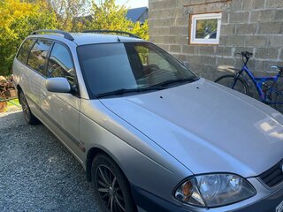 2001 Toyota Avensis I Рестайлинг, серебристый, 400000 рублей, вид 2