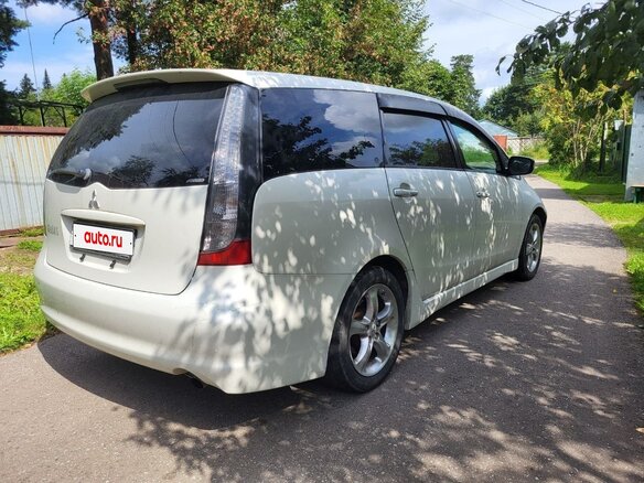 2003 Mitsubishi Grandis I, белый - вид 1