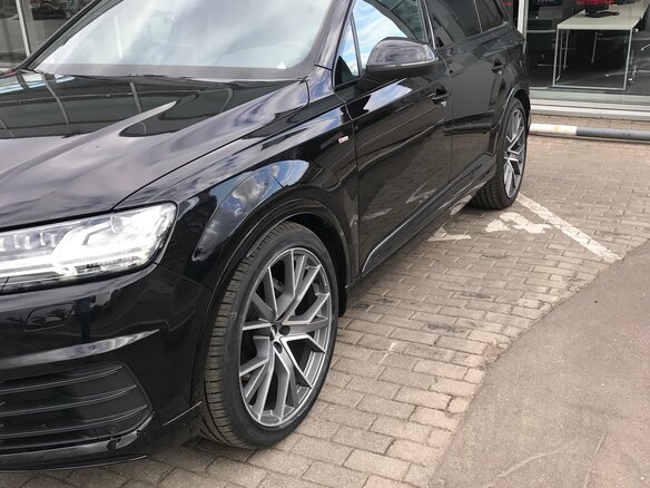 2018 Audi Q7 II (4M), чёрный, 3500000 рублей - вид 2