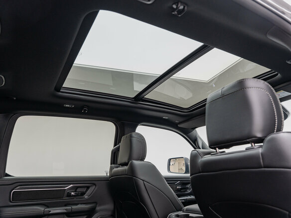 2024 Ram 1500 Crew Cab eTorque V, серый, 10990000 рублей - вид 25