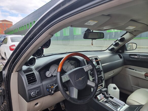 2006 Chrysler 300C I, чёрный, 1500000 рублей - вид 4