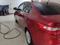 2013 Kia Rio 5-speed III, красный, 650000 рублей - вид 4